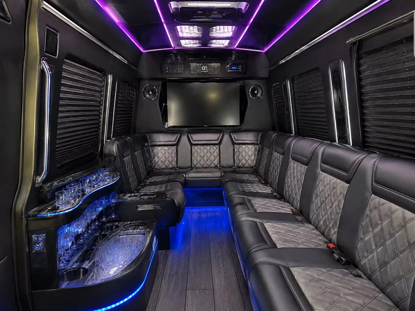 sugarlandcharterbusservices com is how fort bend county groups handle prom and quinceanera transportation